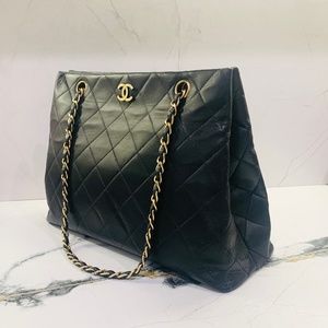 CHANEL Matelasse Lambskin Chain Shoulder Tote